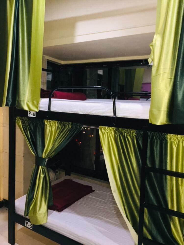 Town Hostel Mumbai - Ac Dormitory Extérieur photo