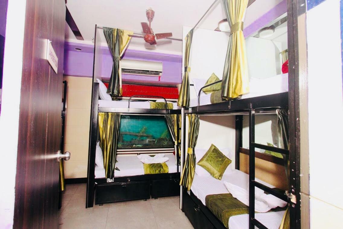 Town Hostel Mumbai - Ac Dormitory Extérieur photo