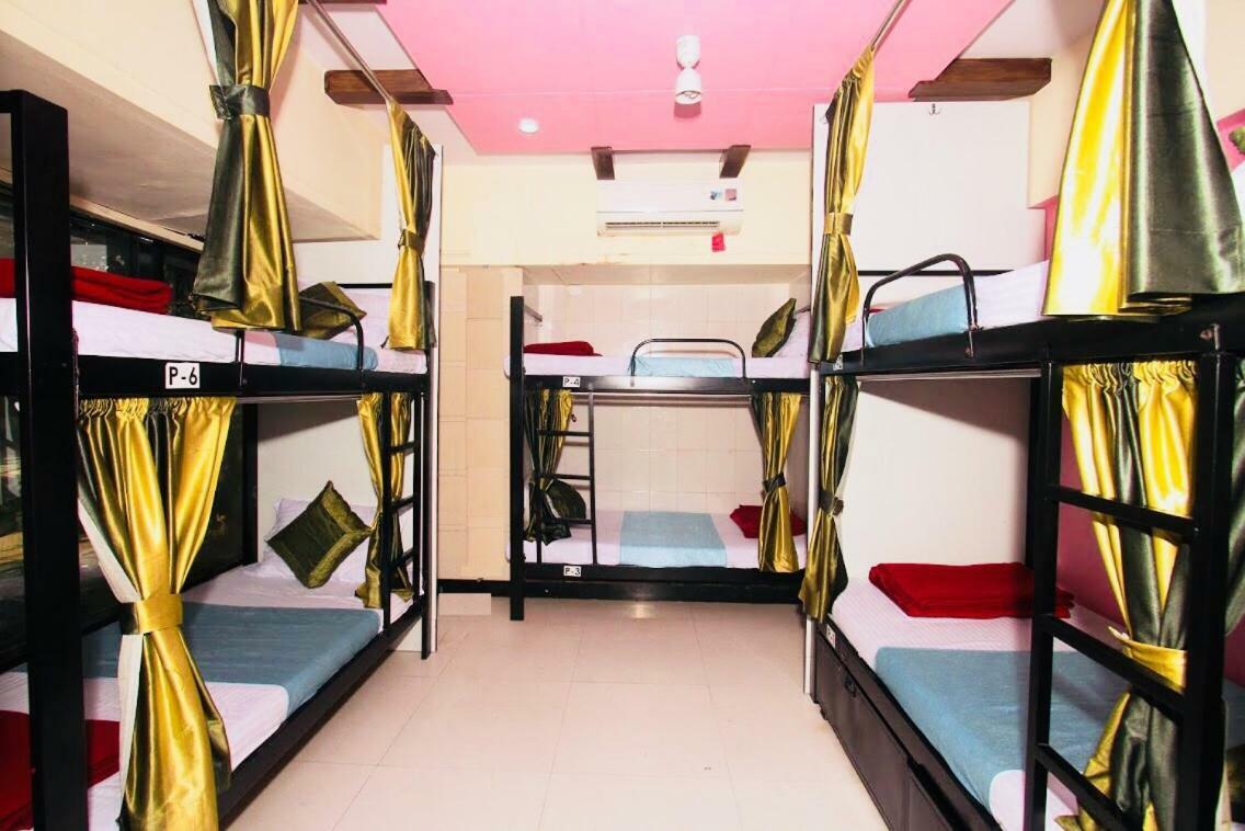 Town Hostel Mumbai - Ac Dormitory Extérieur photo
