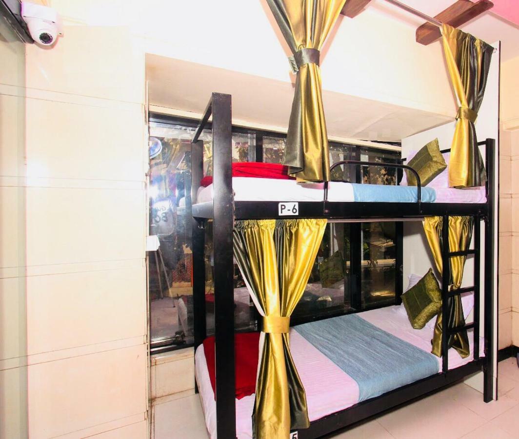 Town Hostel Mumbai - Ac Dormitory Extérieur photo