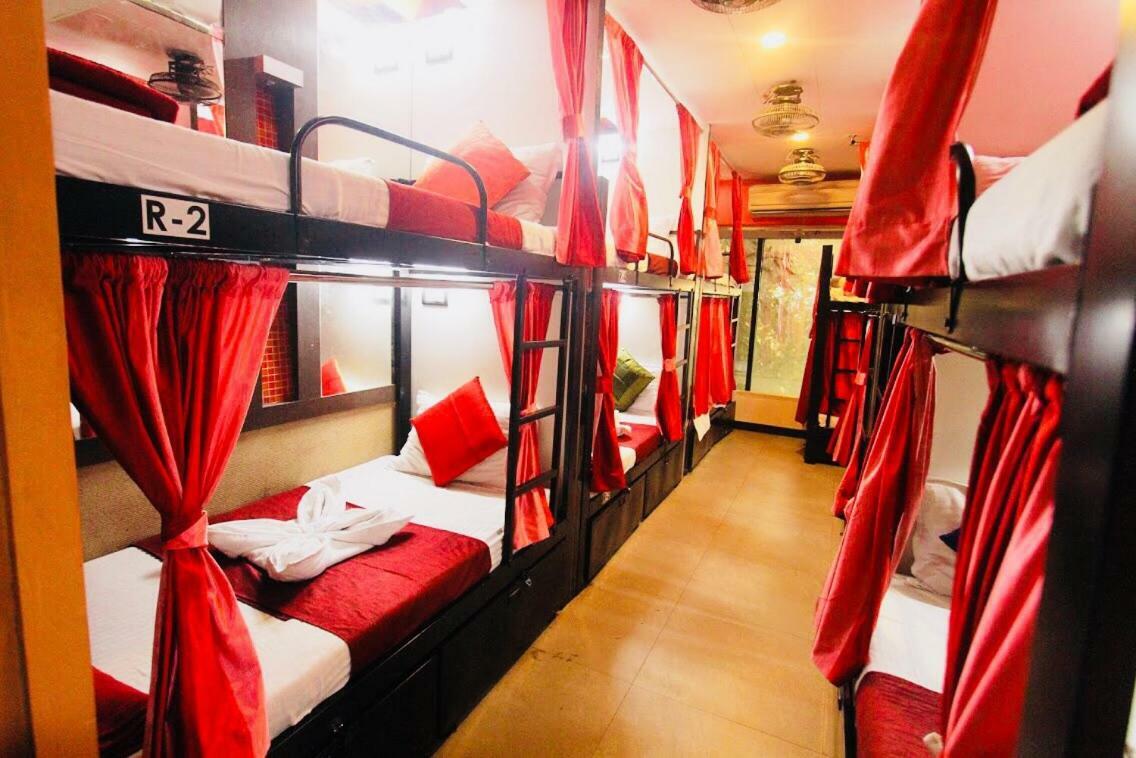 Town Hostel Mumbai - Ac Dormitory Extérieur photo